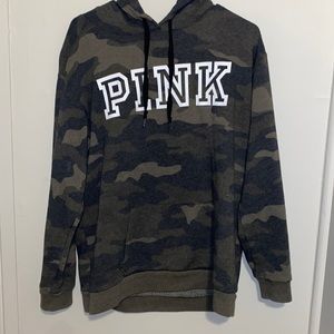 Camo PINK hoodie good condition size S but it runs more like a medium!!!